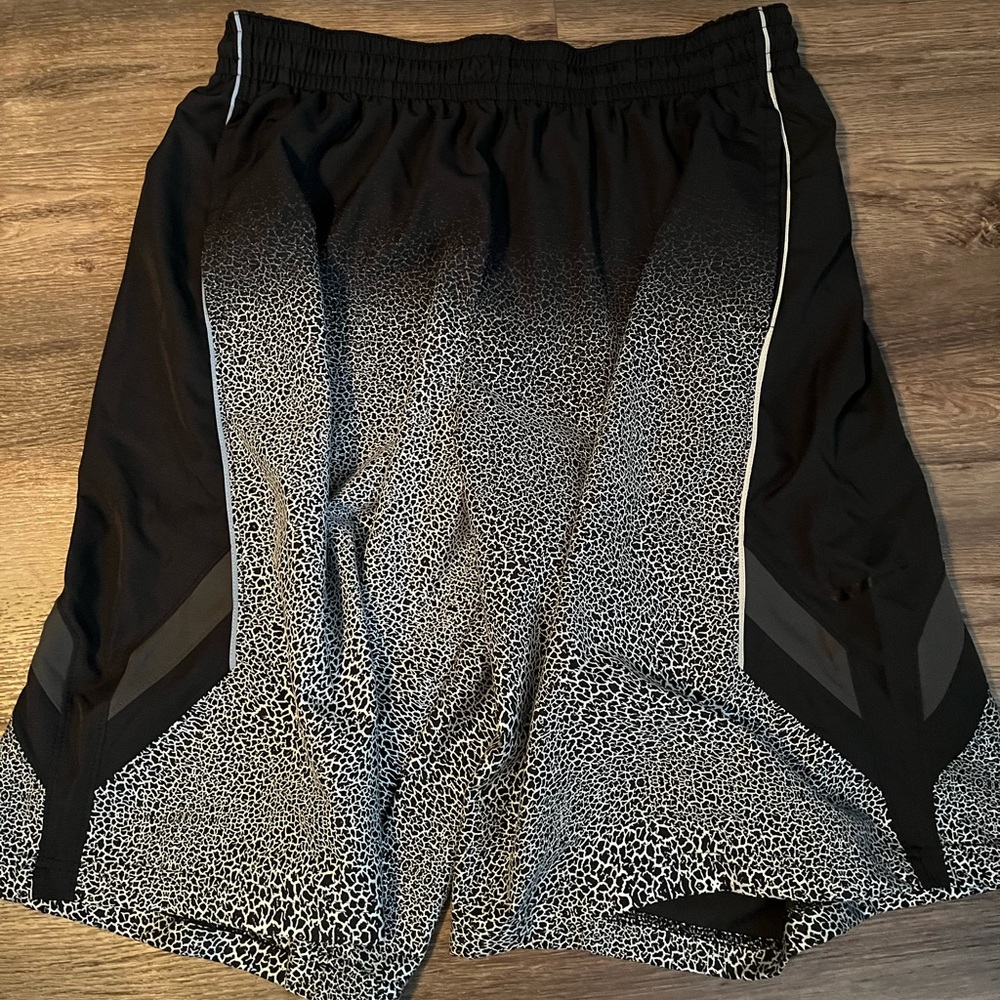 Nike Men XXL dri fit basketball shorts